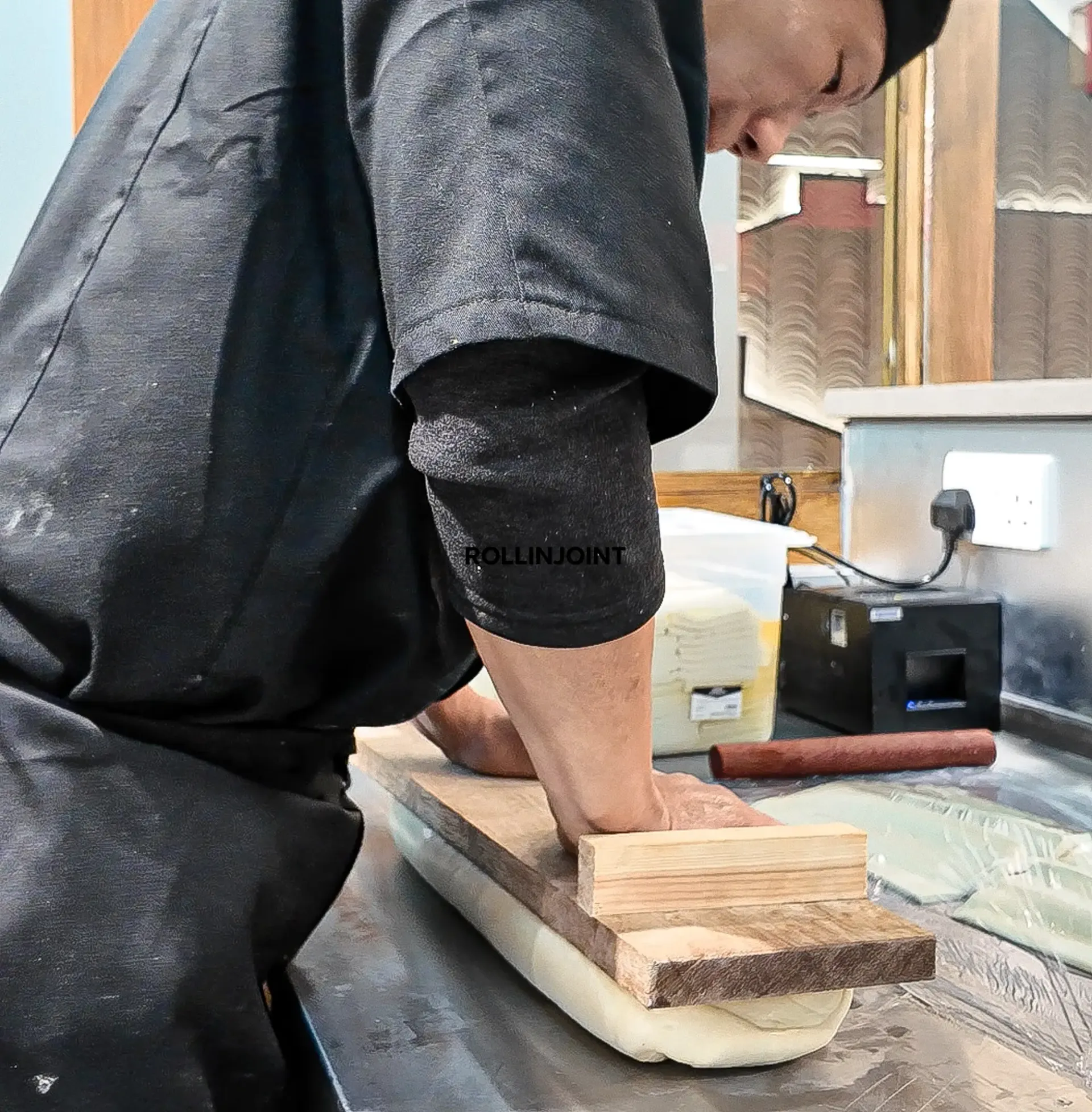 Brand New Viral "Noodle Inn" Is Now Full Halal